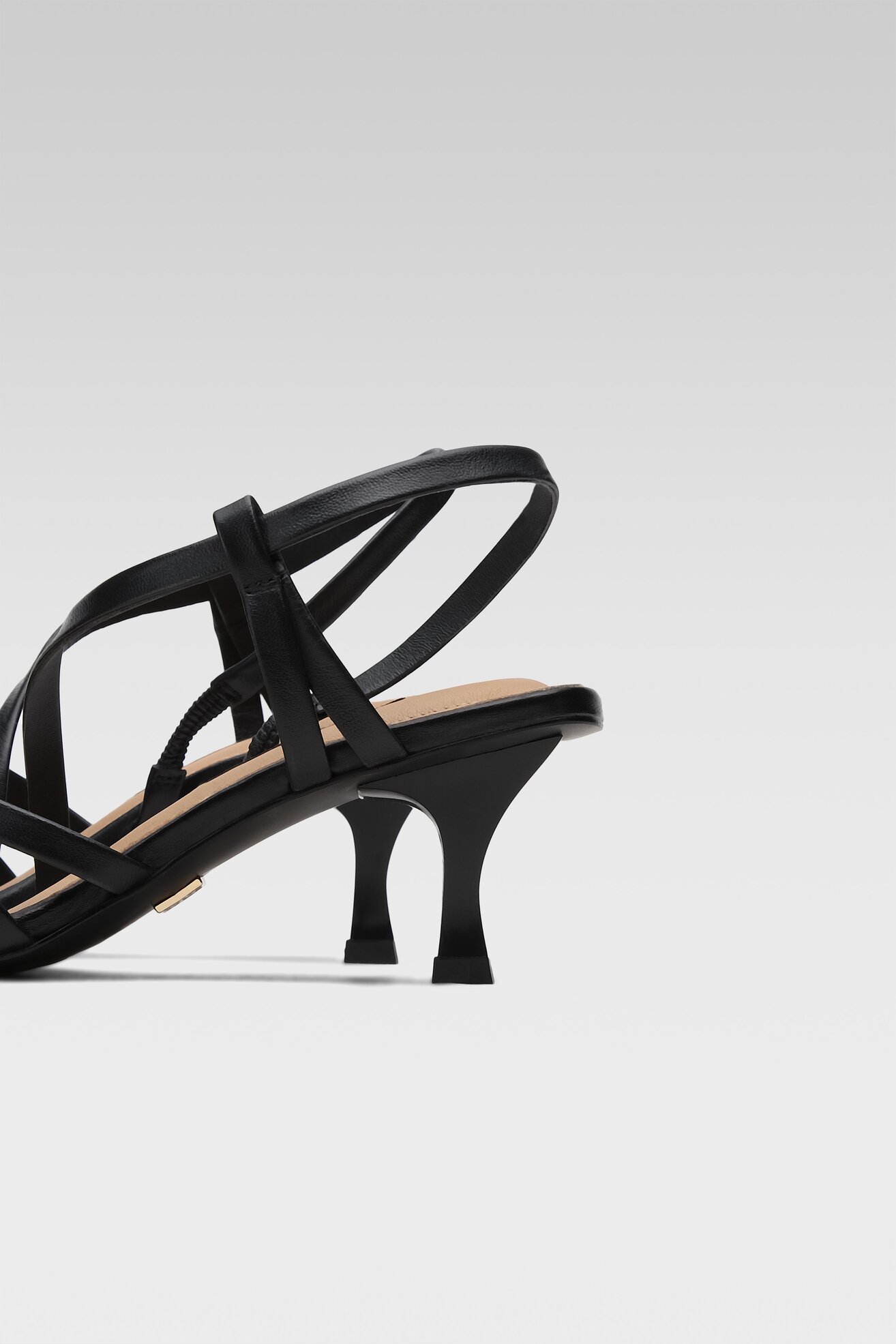 Sandały Gino Rossi HALA-108138 Czarny