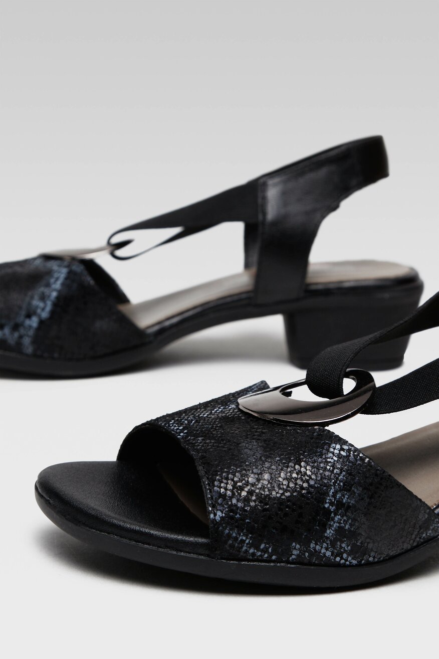 
                Сандалі Go Soft ЧОРНИЙ - 5904248657116