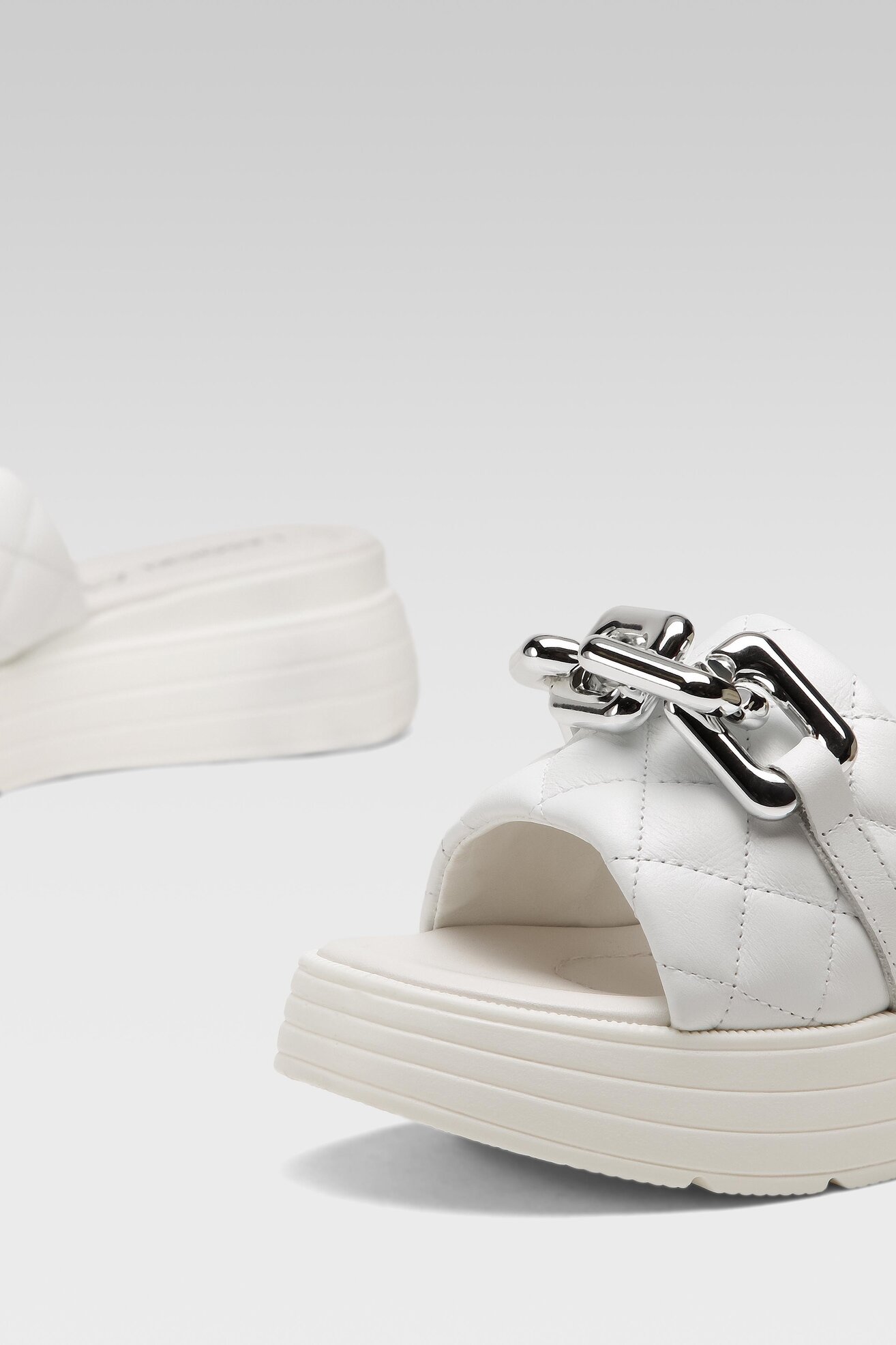 Klapki Lasocki ARC-4884-02 Biały