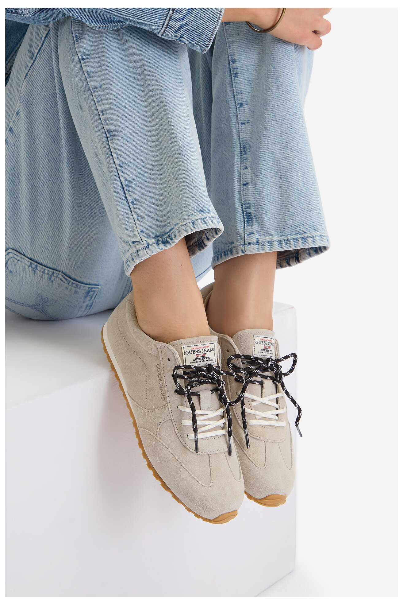 Кросівки GUESS JEANS EO-CS5262 СІРИЙ