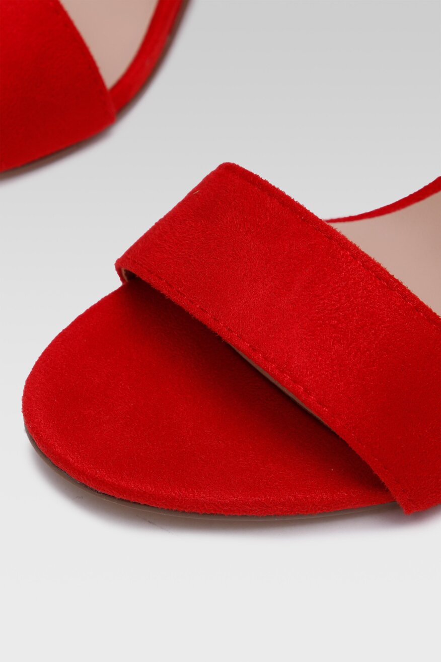 
                Jenny Fairy - Sandały na obcasie czerwone - 5903698472539