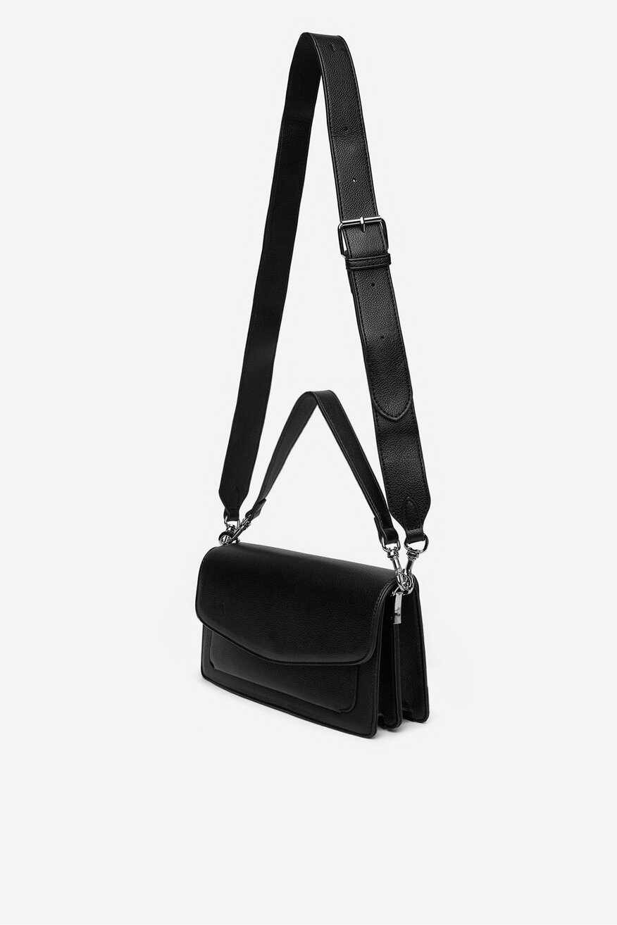 
                Дамска чанта DeeZee ЧЕРЕН - 5904410897258