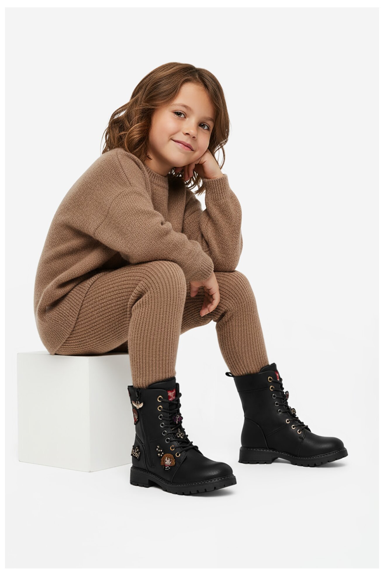 Trzewiki Harry Potter CEO-CS-AW25-126WBHP Czarny