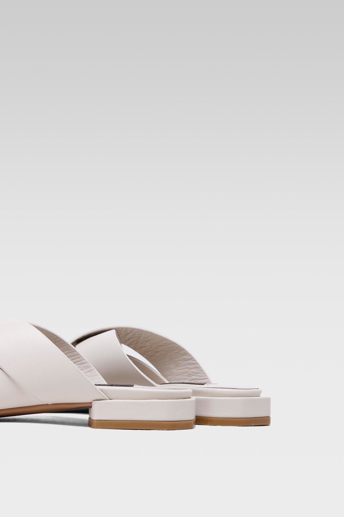 Klapki Gino Rossi 22922 Beżowy