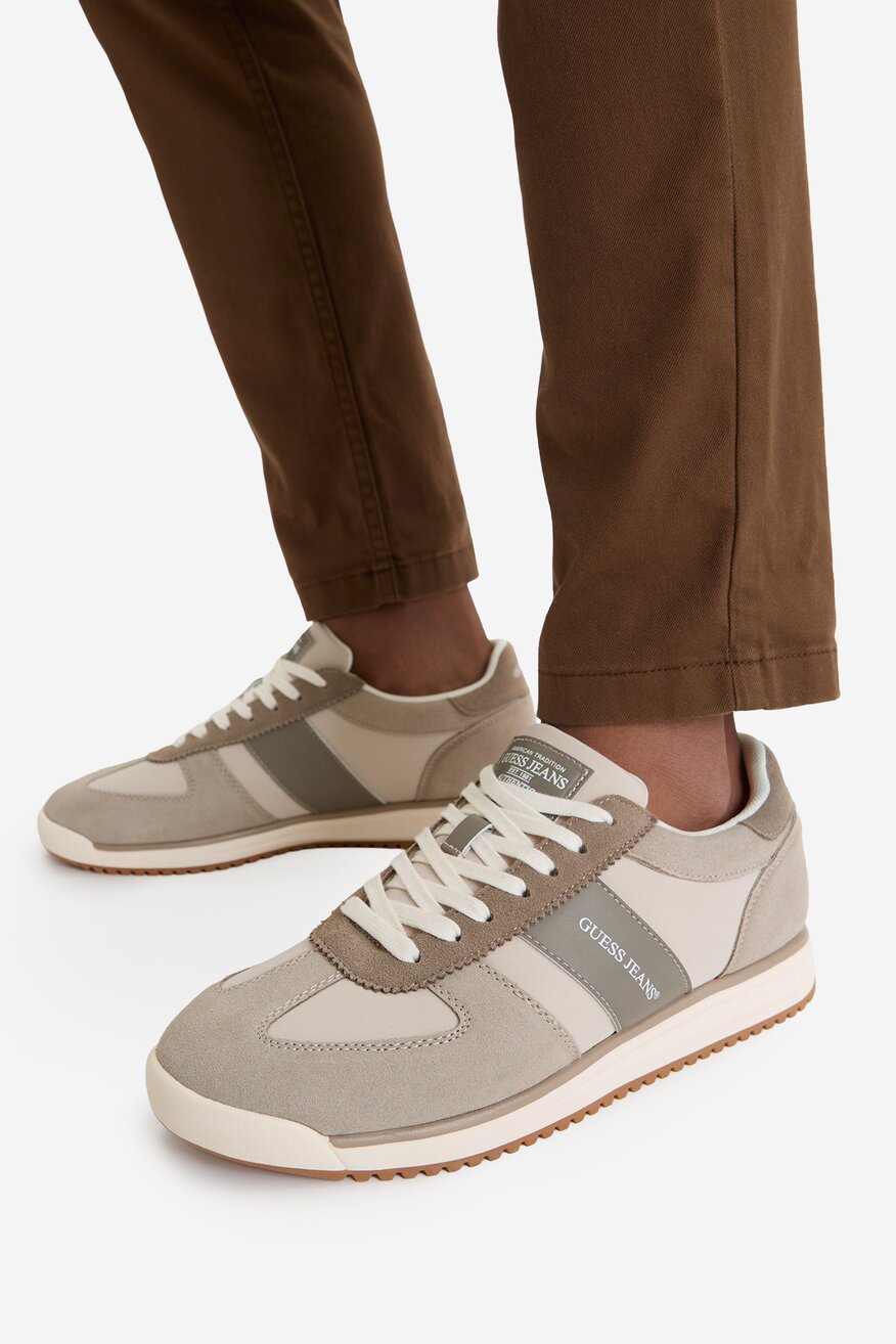 
                Сникърси GUESS JEANS СИВ - 5907964015529