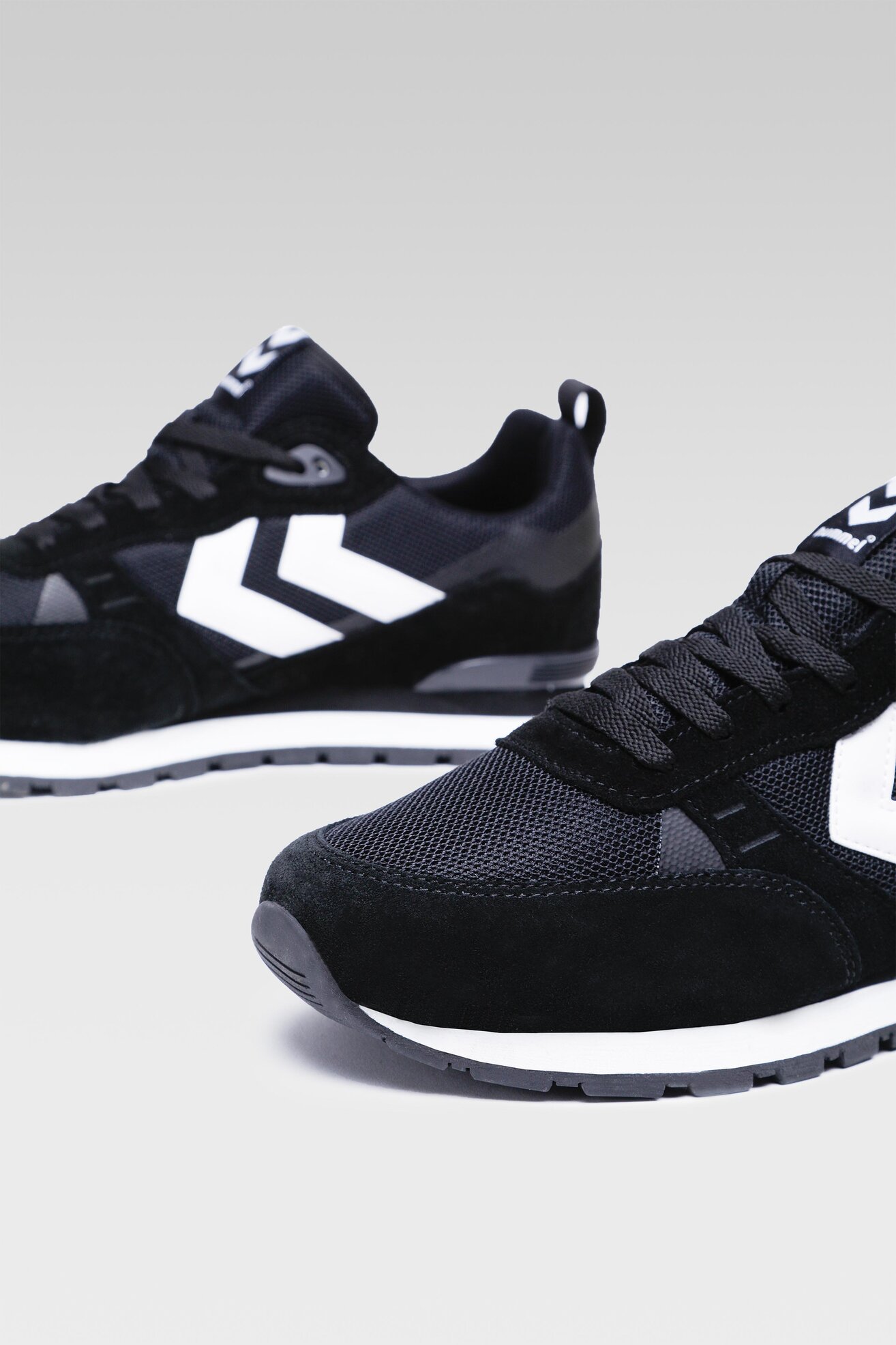 Obuwie sportowe Hummel THOR 212197-2114 Czarny