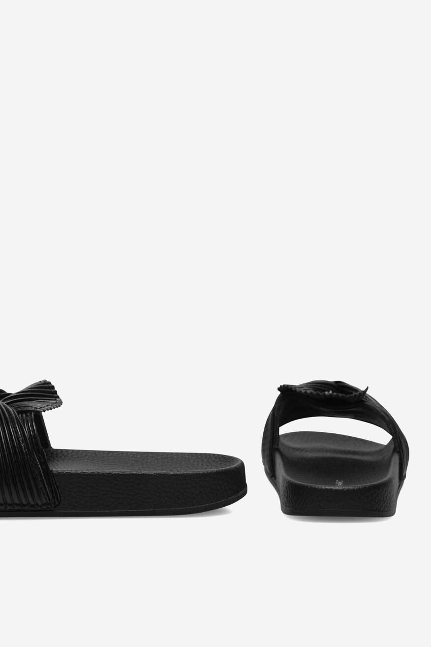 
                Șlapi pentru bazin Jenny Fairy NEGRU - 5905588637868