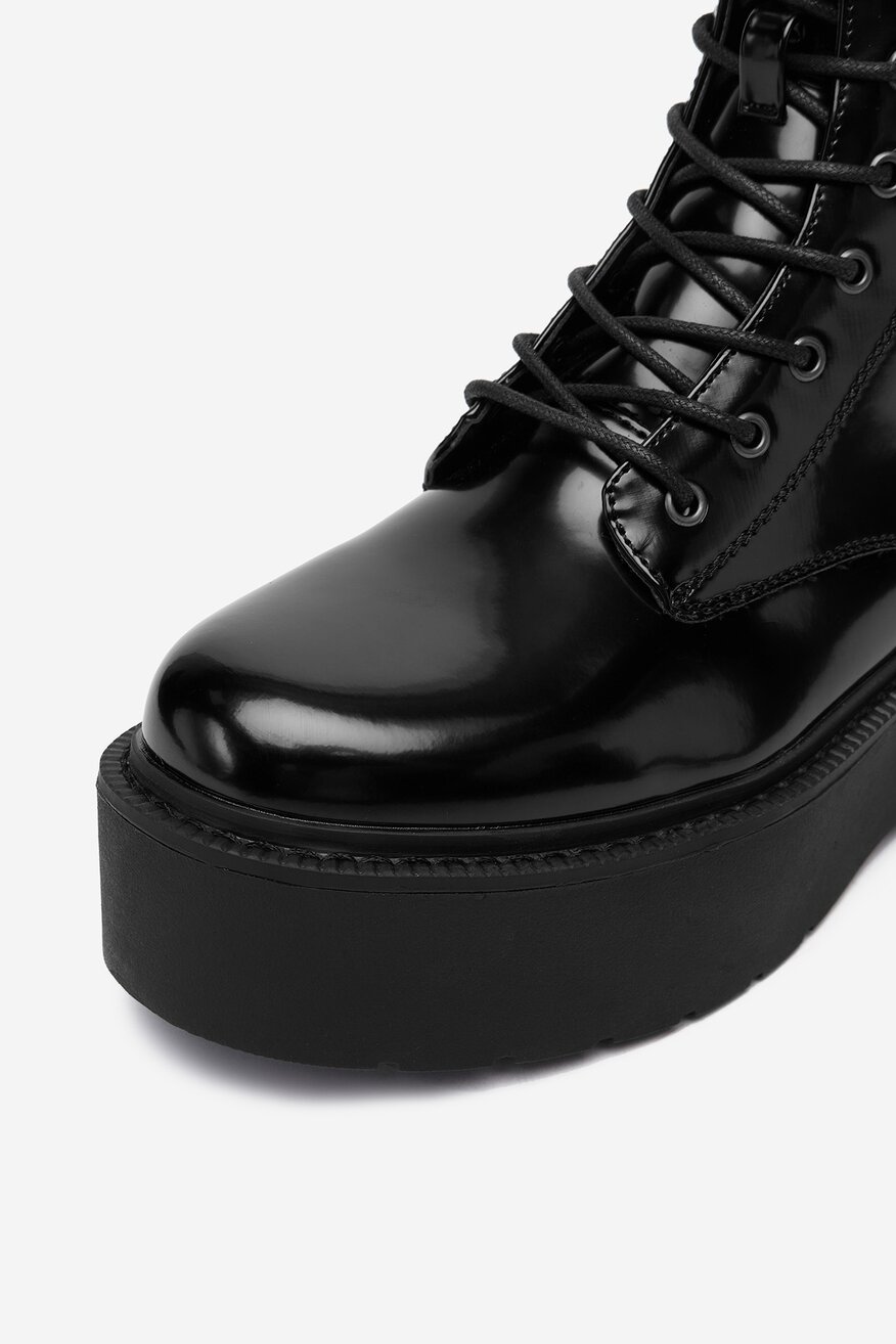 
                Боти DeeZee ЧЕРЕН - 5904410904901