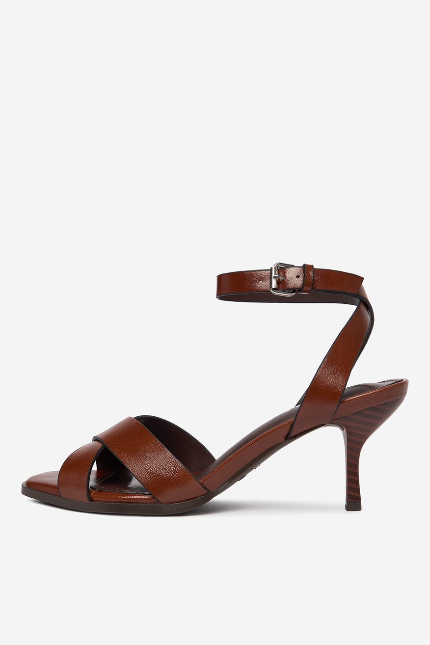 
                Сандалі Jenny КОРИЧНЕВИЙ - 5906751857151