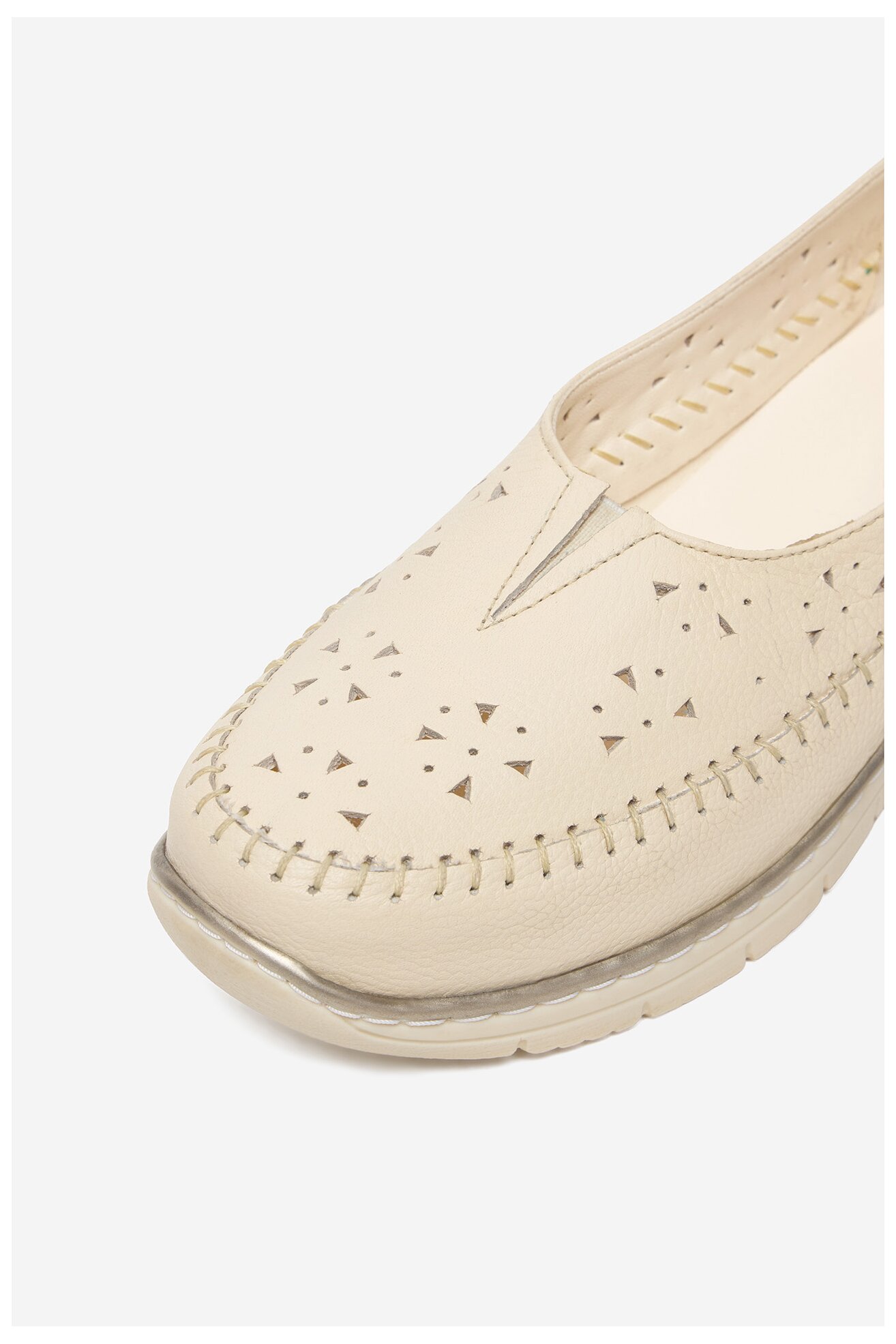 Półbuty Go Soft CEO-WI23-REBECA-23 Biały