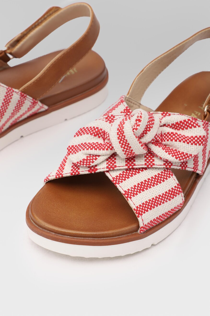 
                Jenny Fairy - Sandały z aplikacją czerwone - 5903698697192