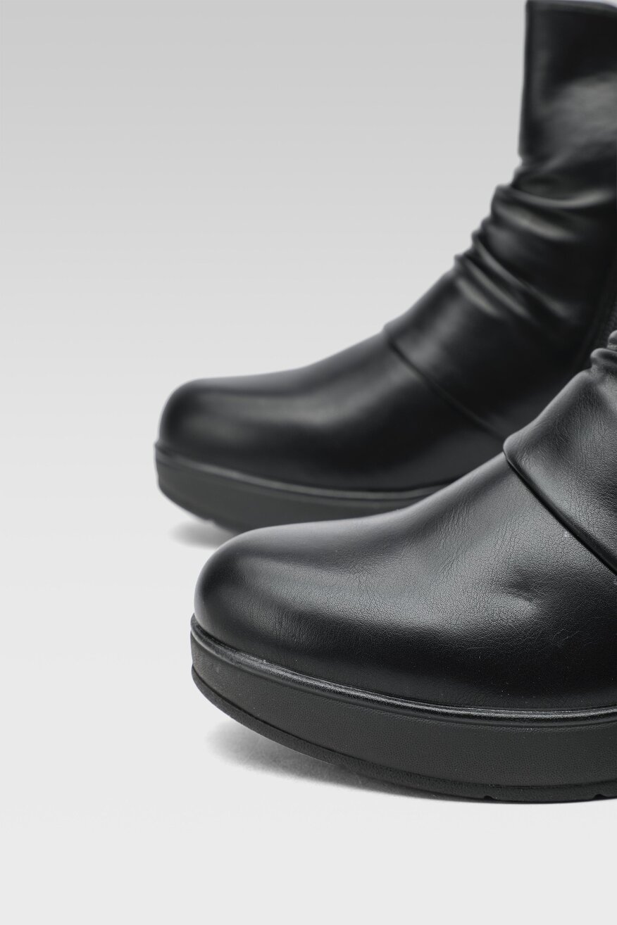 
                Clara Barson - Botki ocieplane na koturnie - 5904862105901