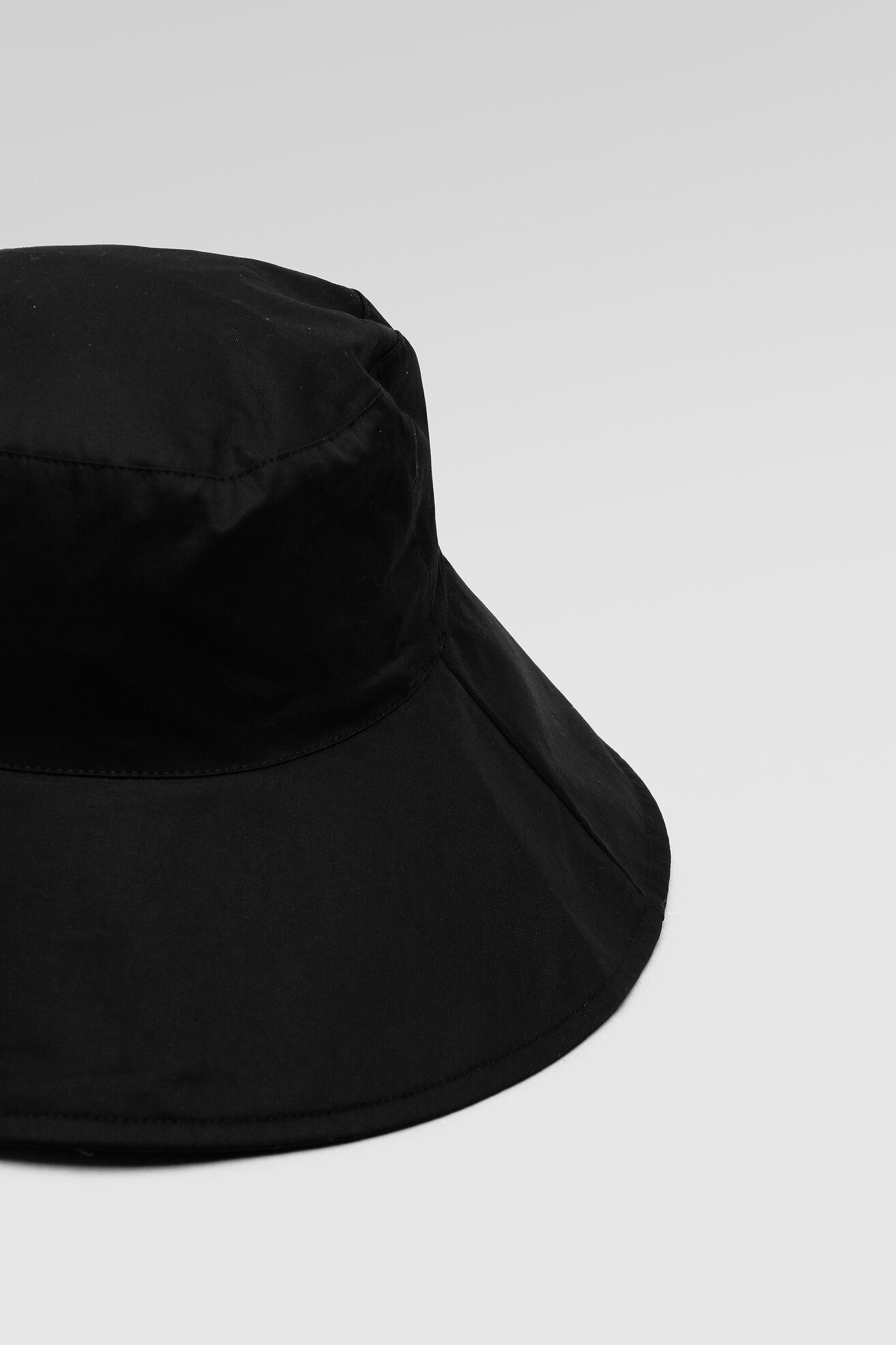 Kapelusz damski ACCCESSORIES 1W3-001-SS22 Czarny