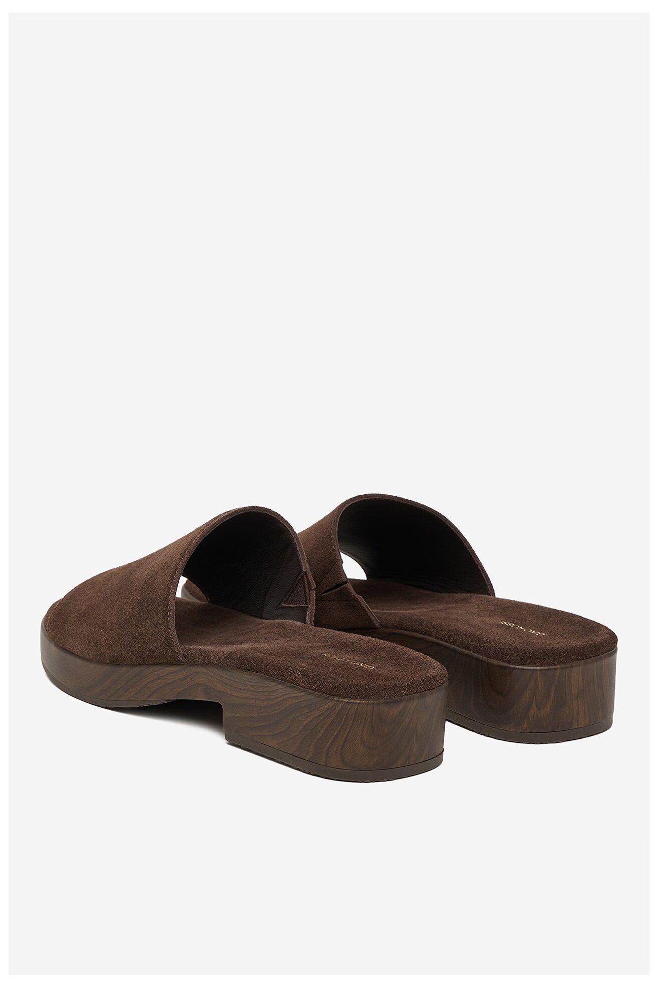 Klapki Gino Rossi EO-LZRL0558-84 Brązowy ciemny