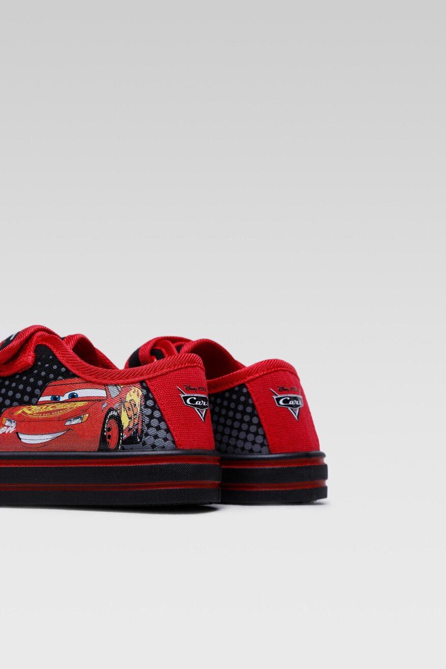 
                Cars - Trampki z printem czarne - 5904248535650