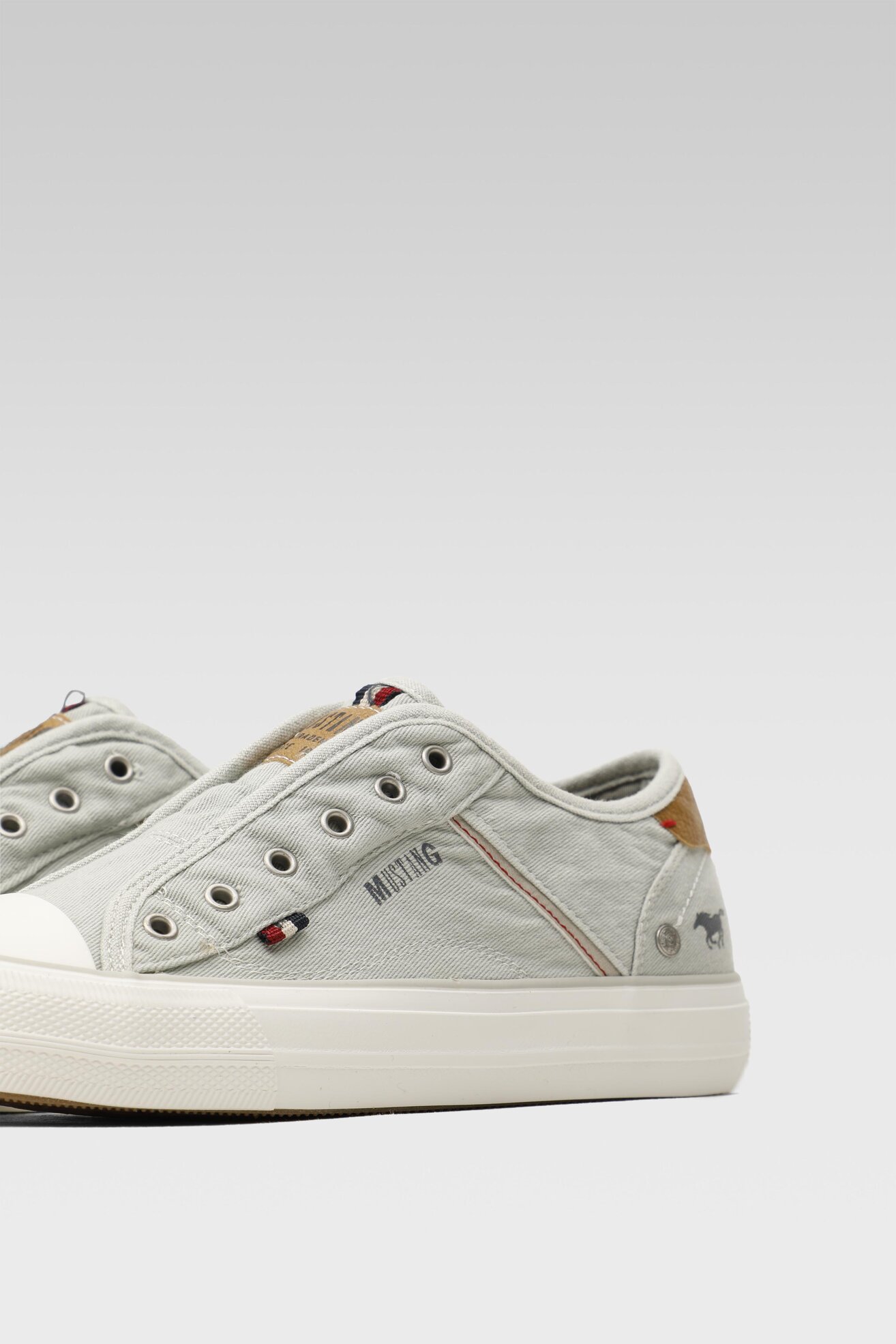 Trampki Mustang 1272-401 Szary jasny