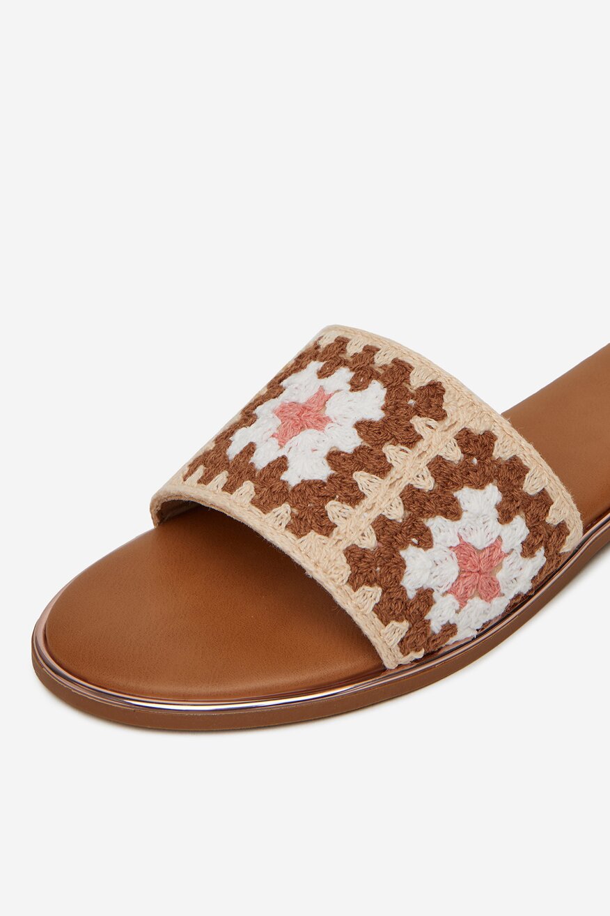 
                DeeZee - Klapki - 5904410841756