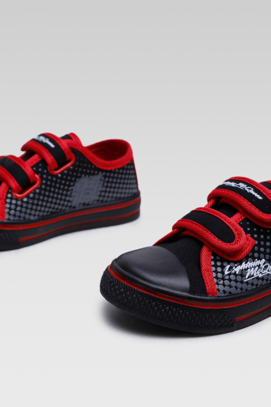 
                Cars - Trampki z printem czarne - 5904248535650