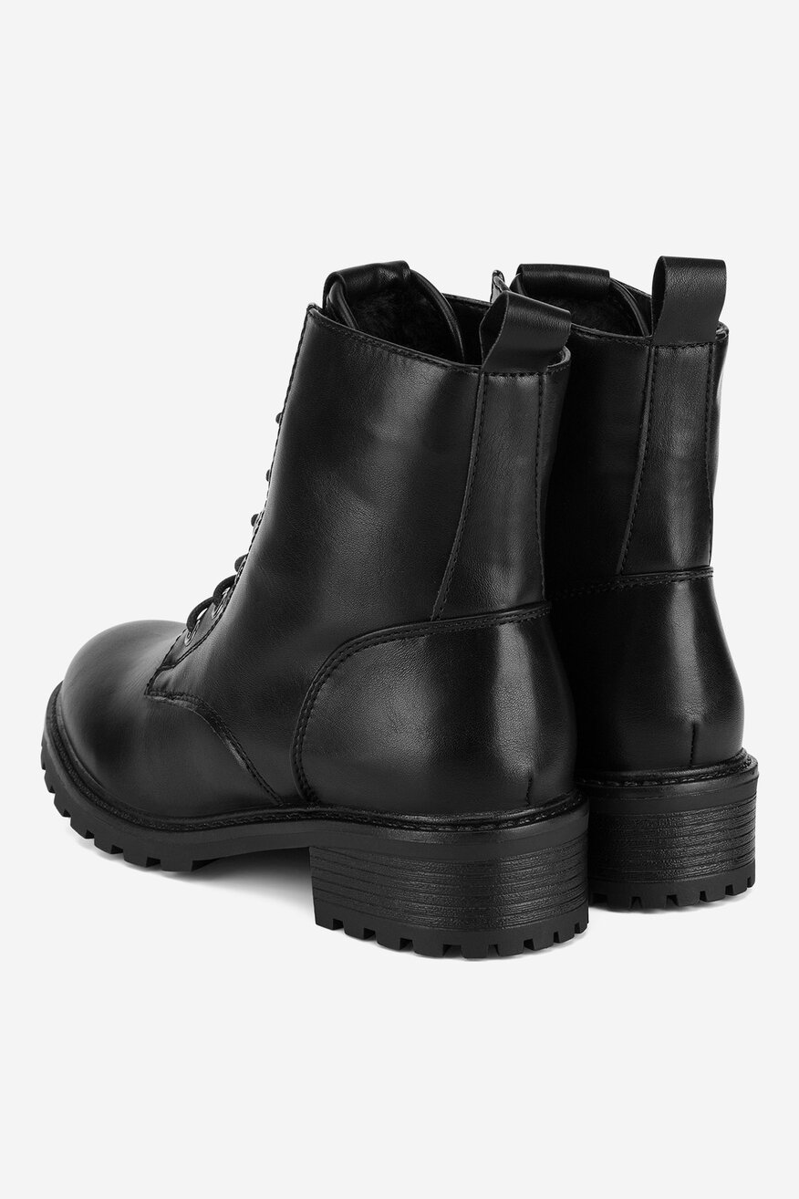 
                Боти Clara Barson ЧЕРЕН - 5905588909828