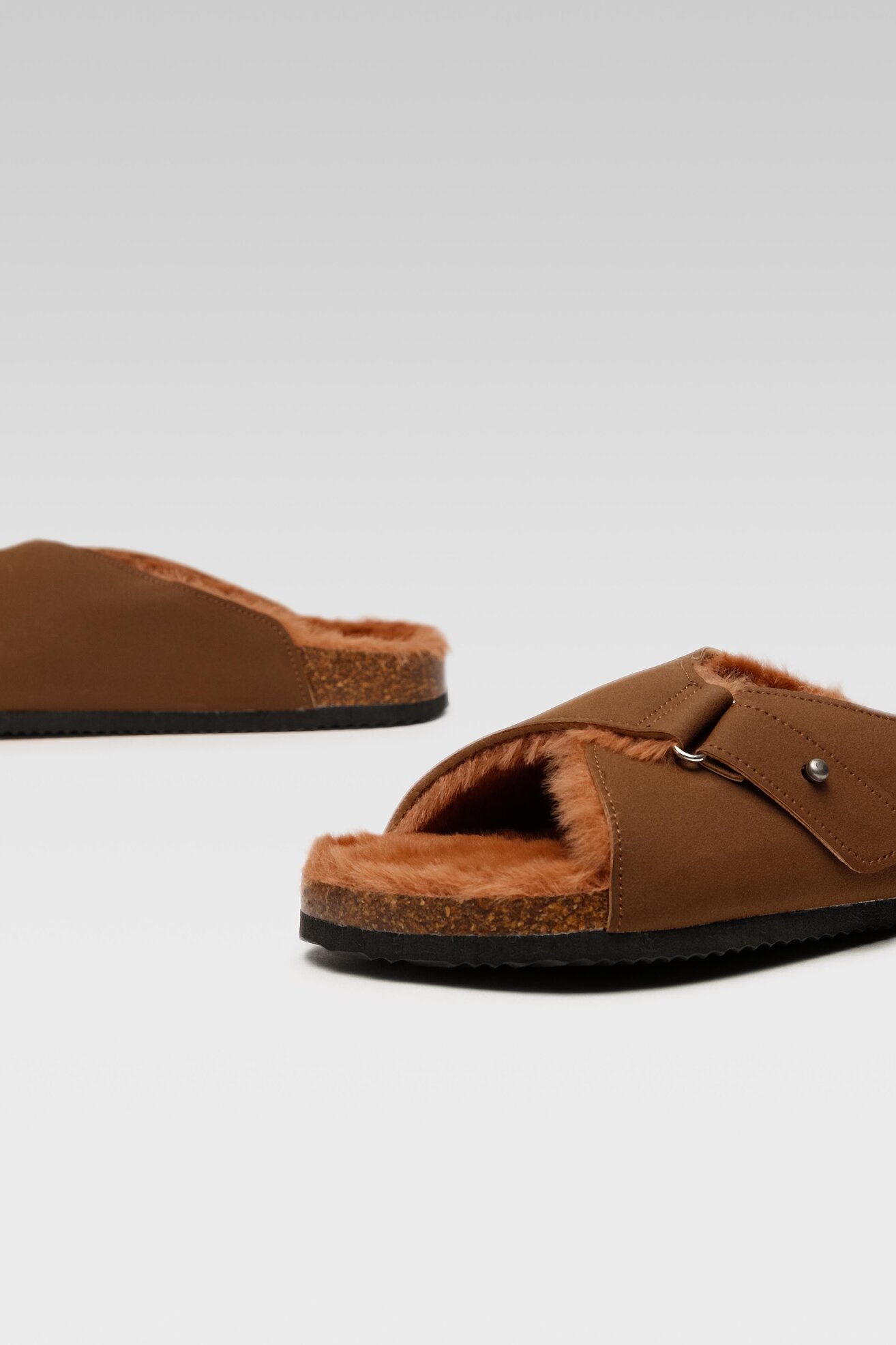 Kapcie Home&Relax AGK21110 Brązowy