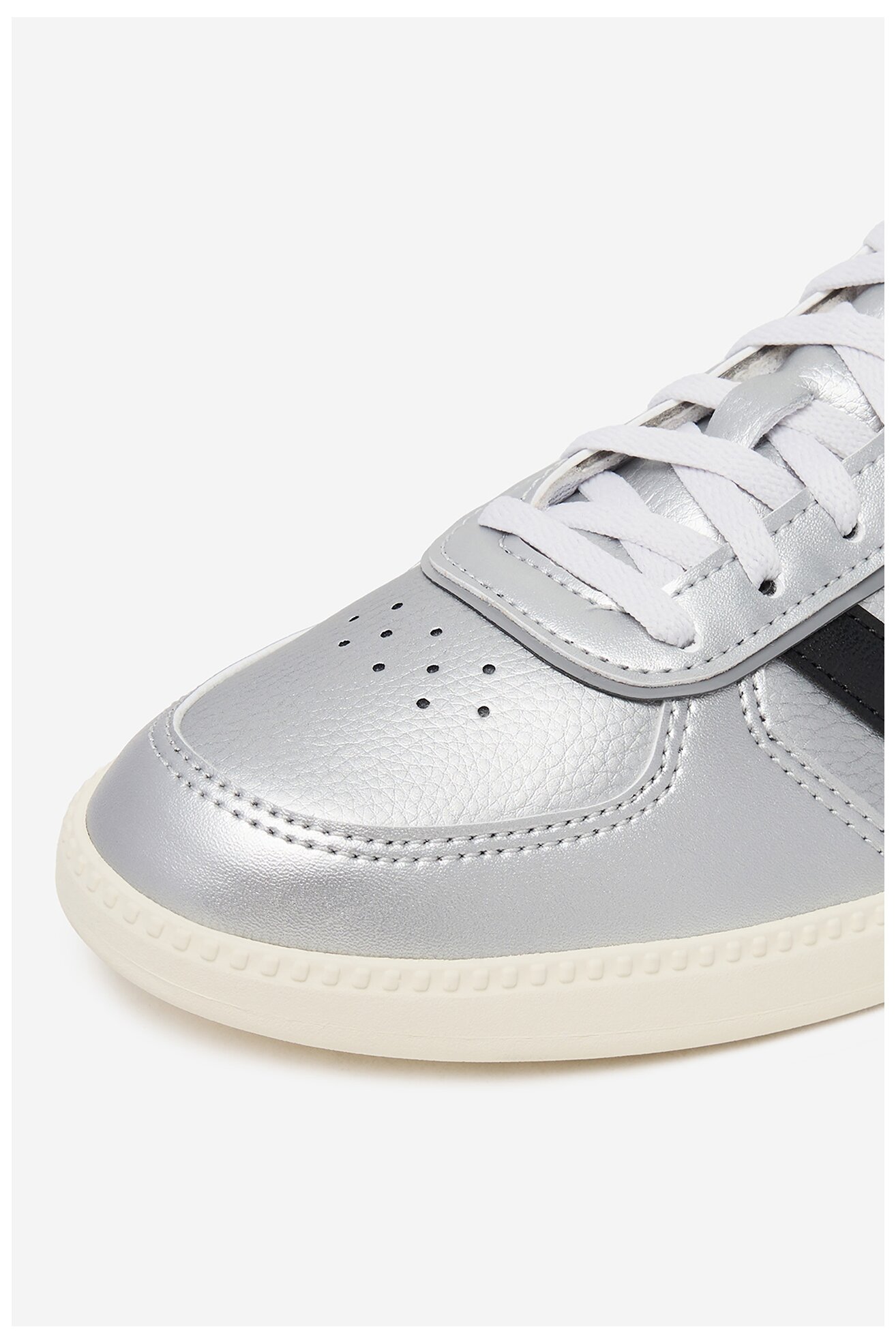 Încălțăminte sport adidas BREAKNET SLEEK JQ8263 ARGINTIU