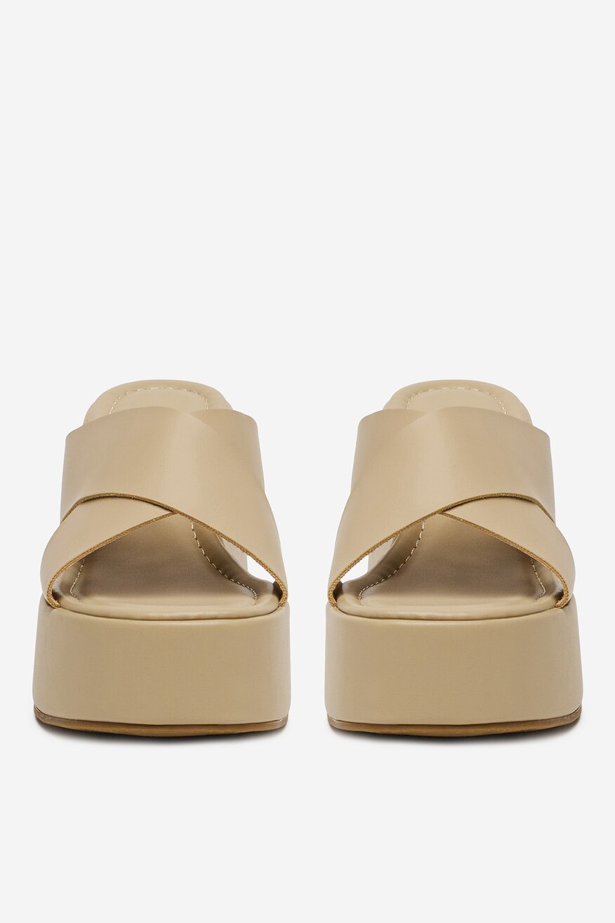 
                DeeZee - Klapki na koturnie - 5904410843545