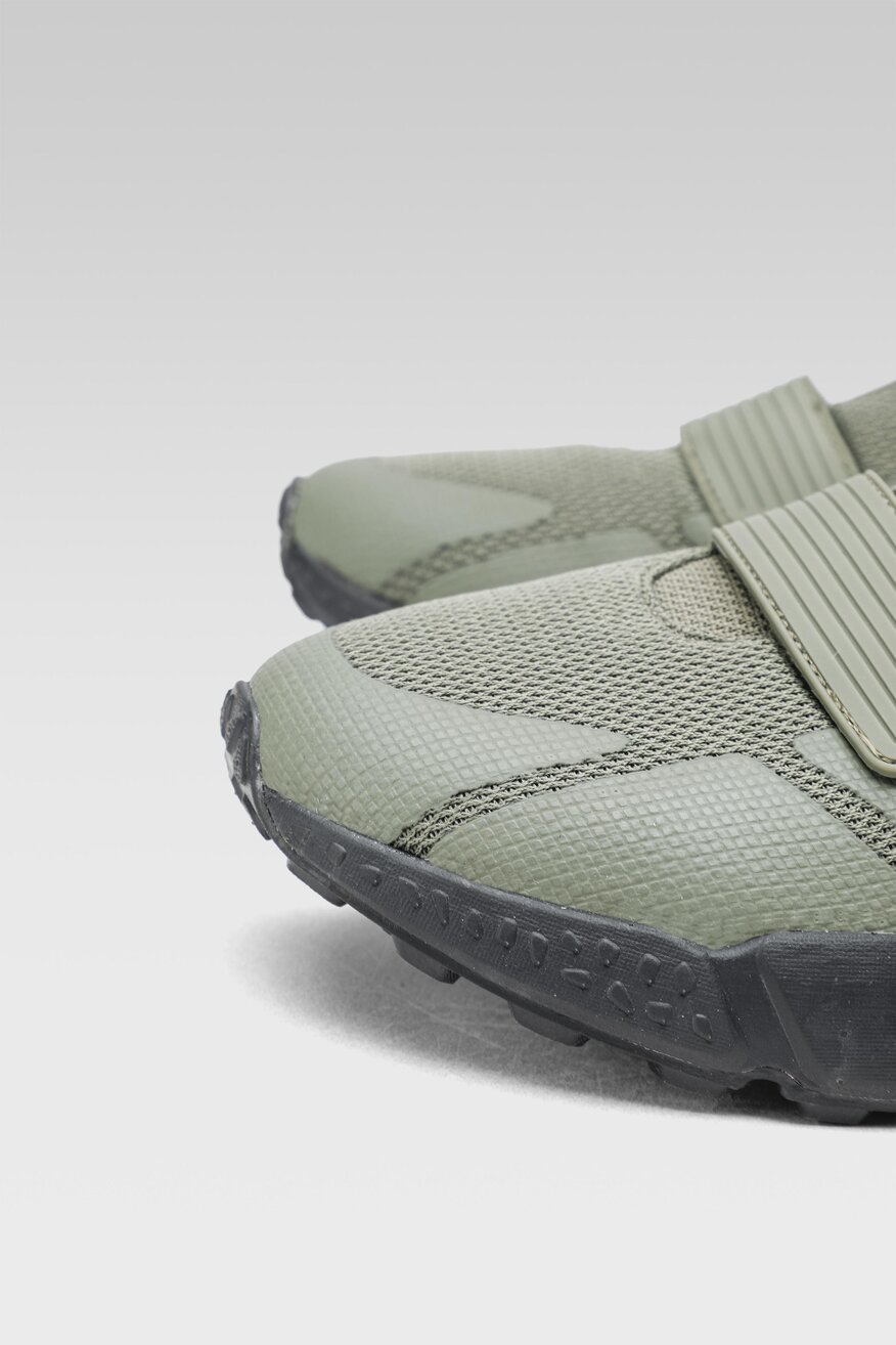 
                Togoshi - Sneakersy na rzepy - 5904862248073