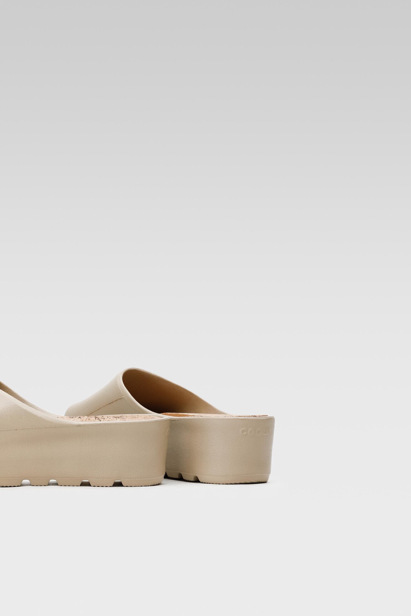 Klapki basenowe Coqui 1442-102-7000 Beżowy