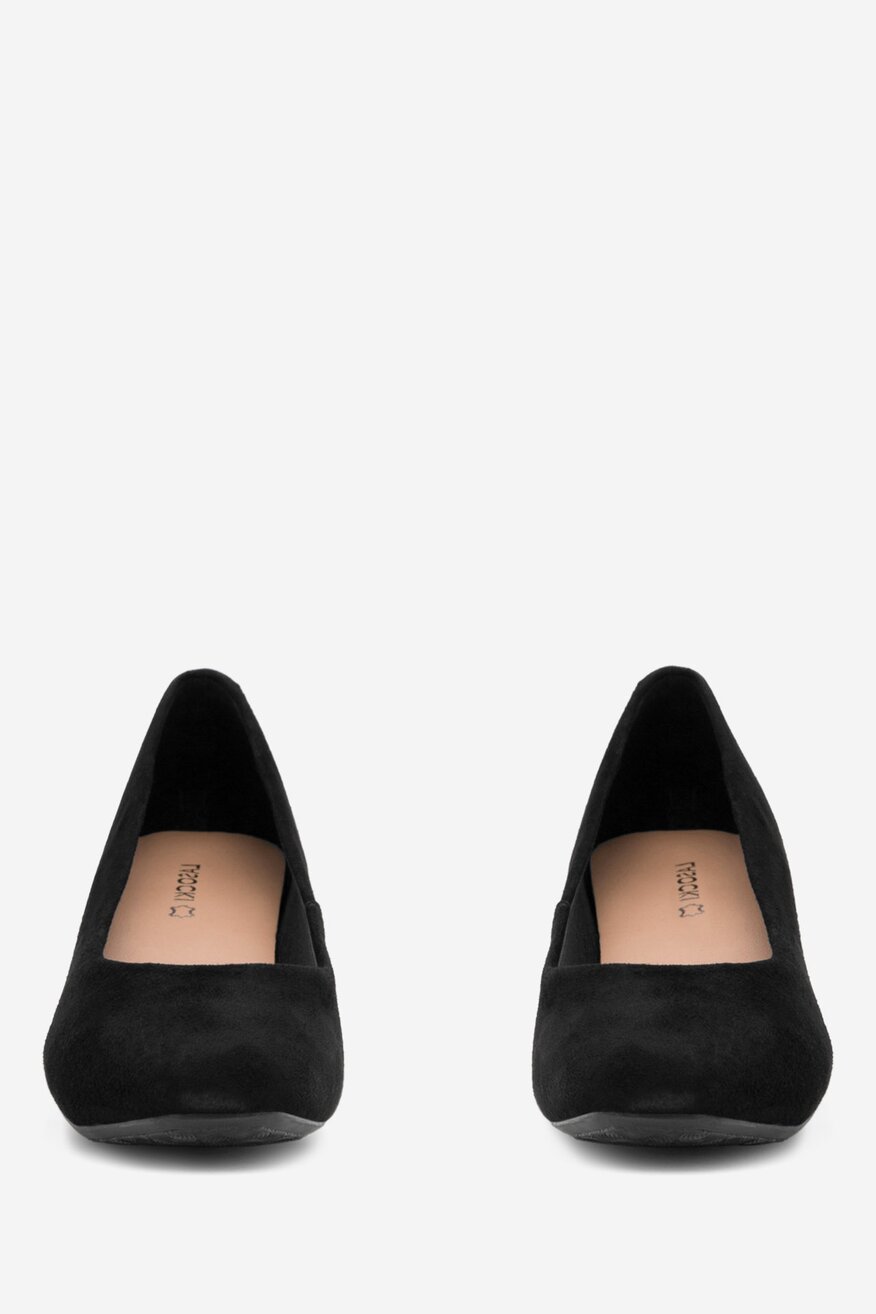 
                Körömcipő Lasocki FEKETE - 5905588561873