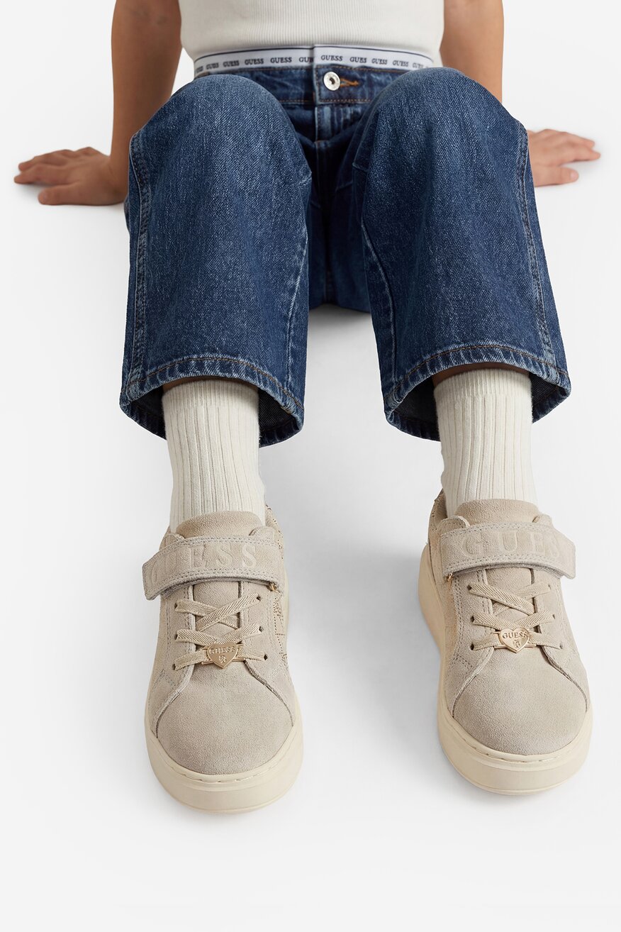 GUESS - Sneakersy zamszowe - 5906751758571