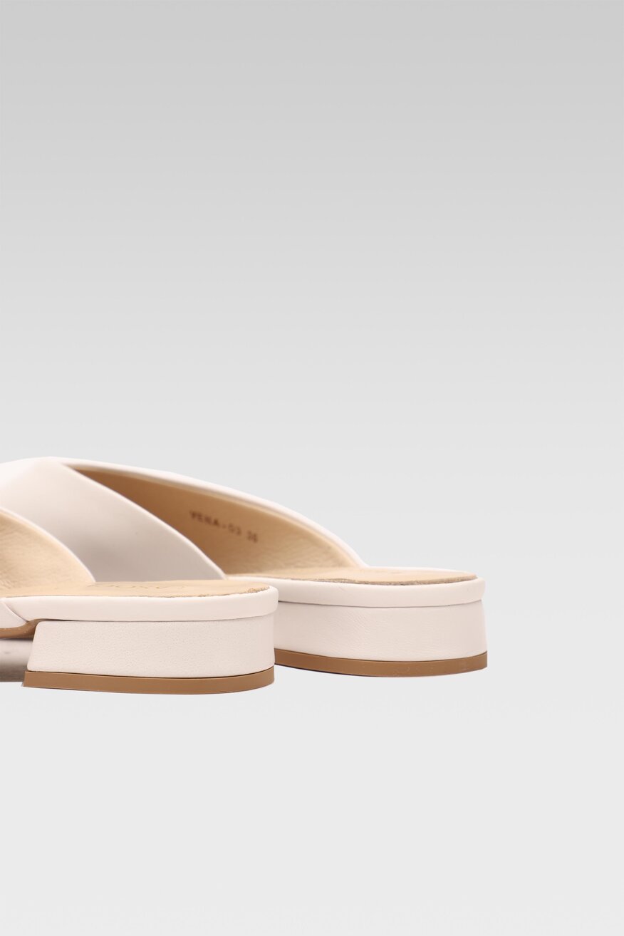 
                Lasocki - Skórzane klapki mule - 5903698654140