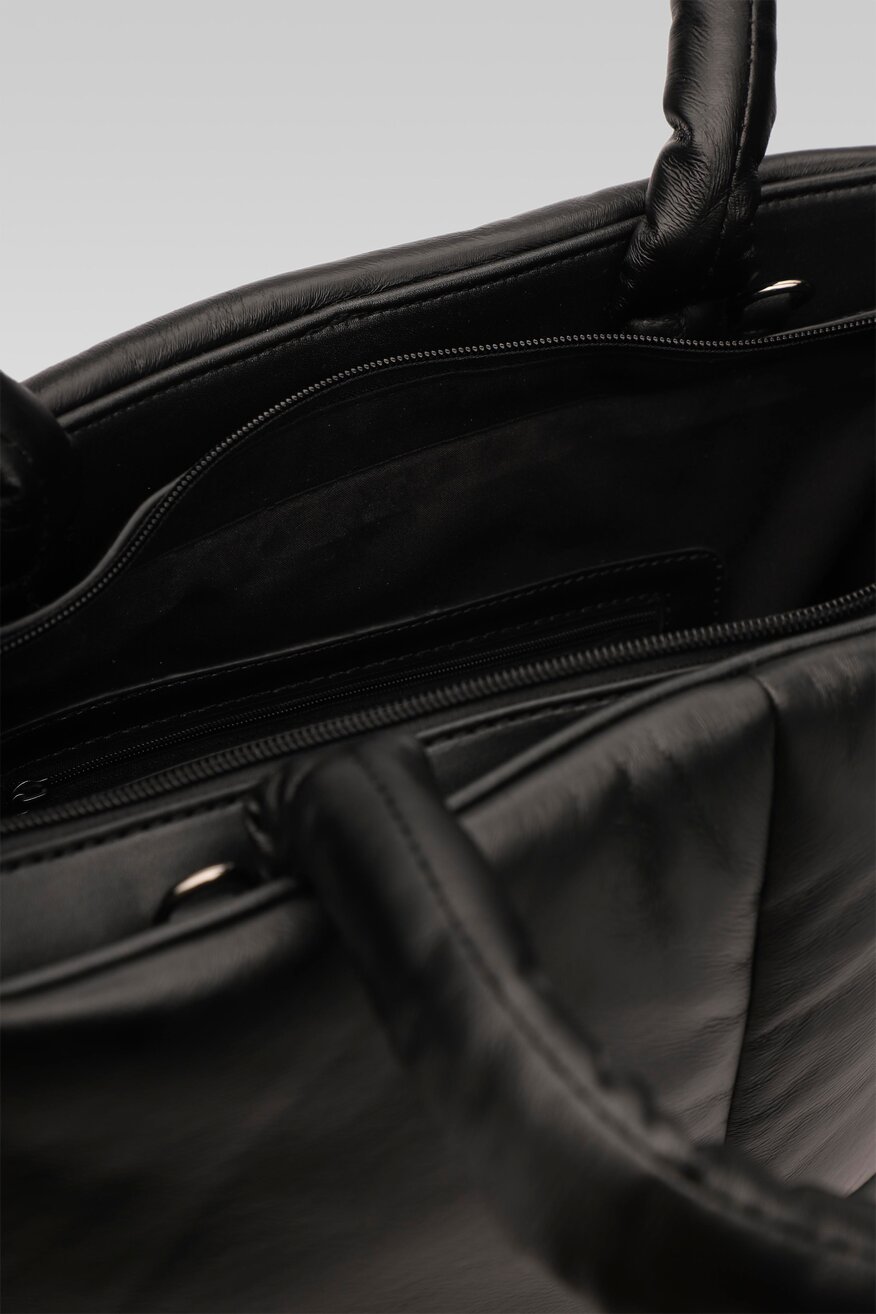 
                Дамска чанта Jenny Fairy ЧЕРЕН - 5903698801278