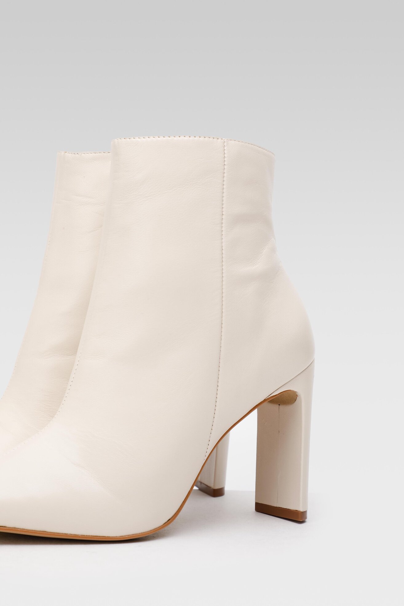 Botki SIMPLE SIMPLE-SL-04-02-000102 103 Biały