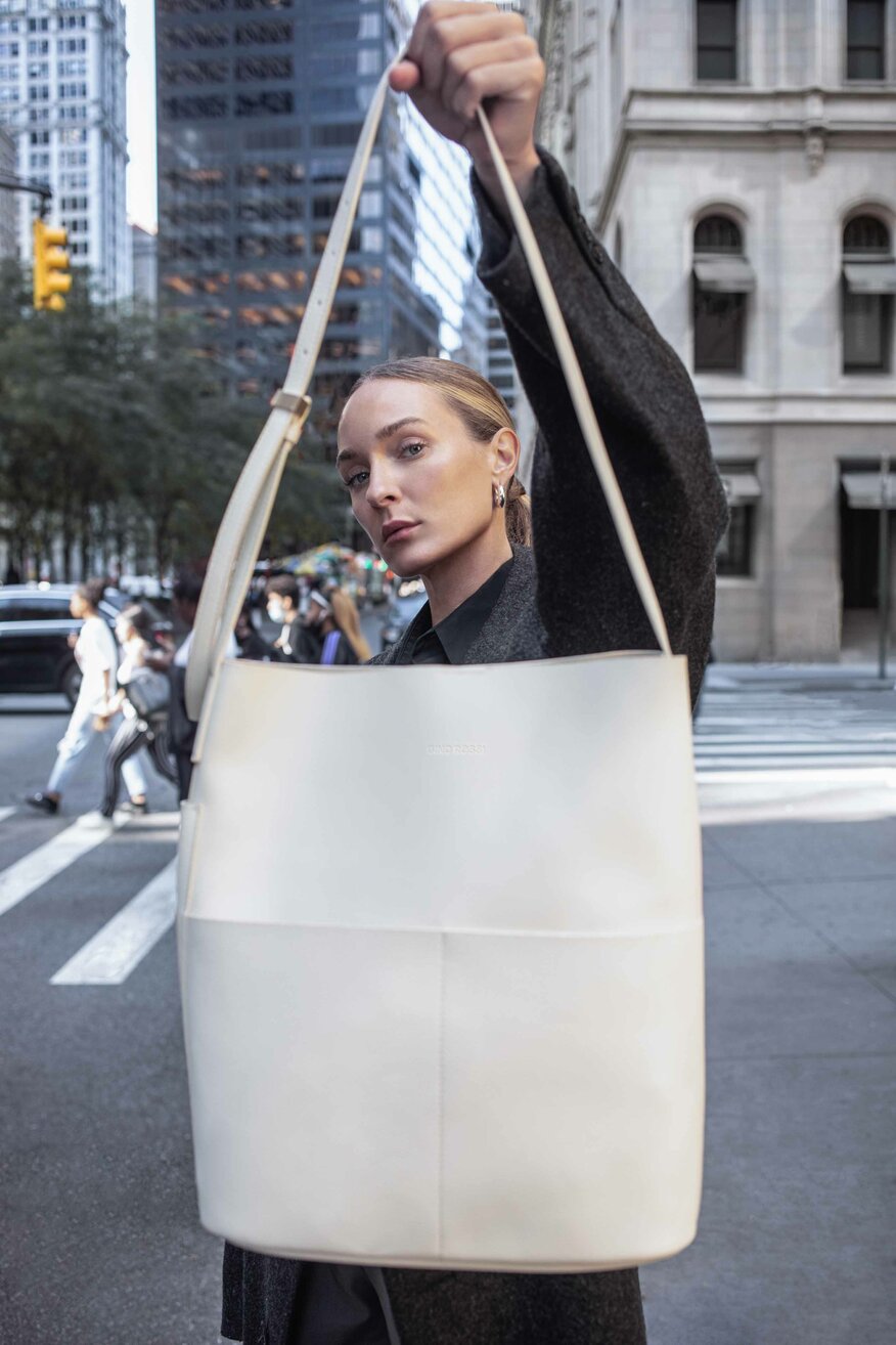 
                Gino Rossi - Torebka skórzana beżowa - 5904862397054