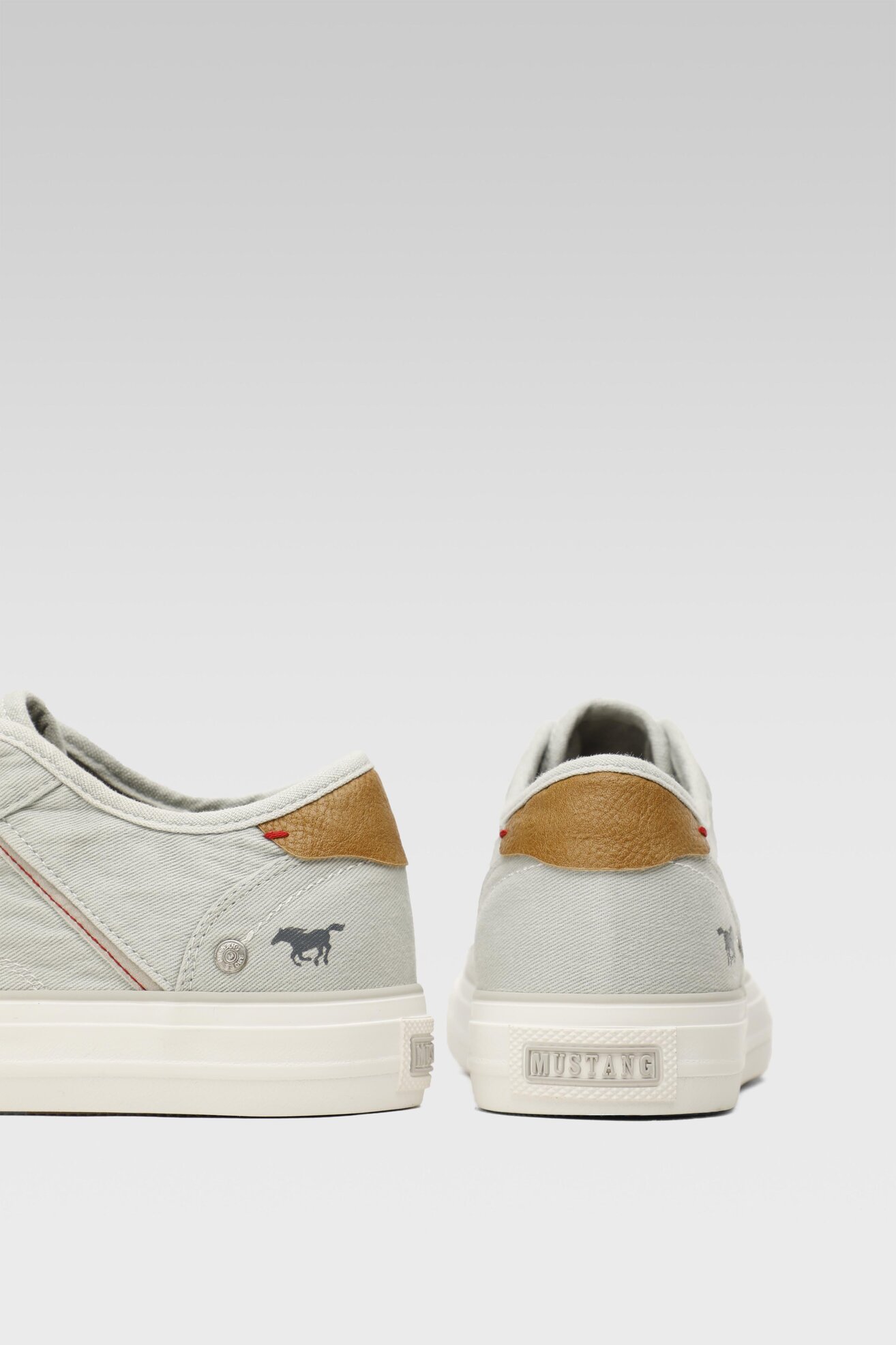 Trampki Mustang 1272-401 Szary jasny