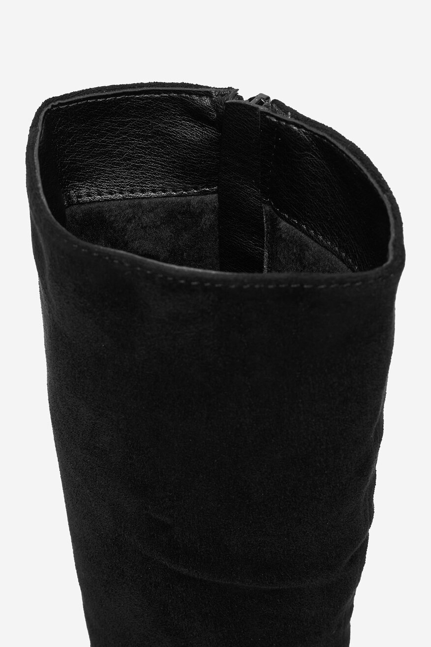 
                Ботуши DeeZee ЧЕРЕН - 5906751331385