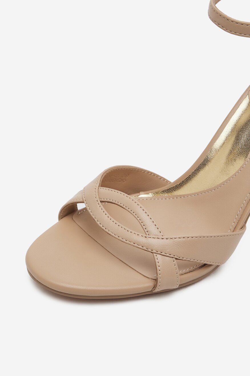 
                Сандалі Gino Rossi БЕЖЕВИЙ - 5903698600697