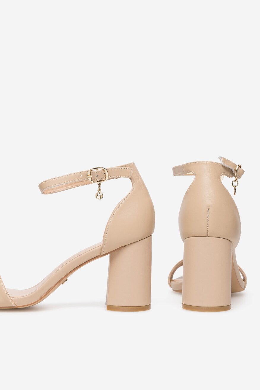 
                Lasocki - Sandały skórzane na słupku - 5905588634034