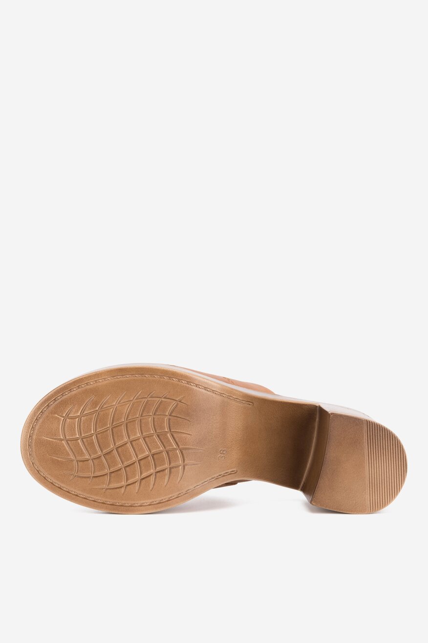 
                Lasocki - Klapki skórzane na obcasie - 5905588699262