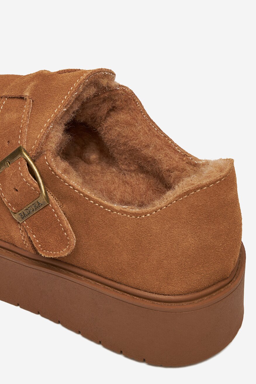 
                Половинки обувки Badura КАМЕЛ - 5906751370902