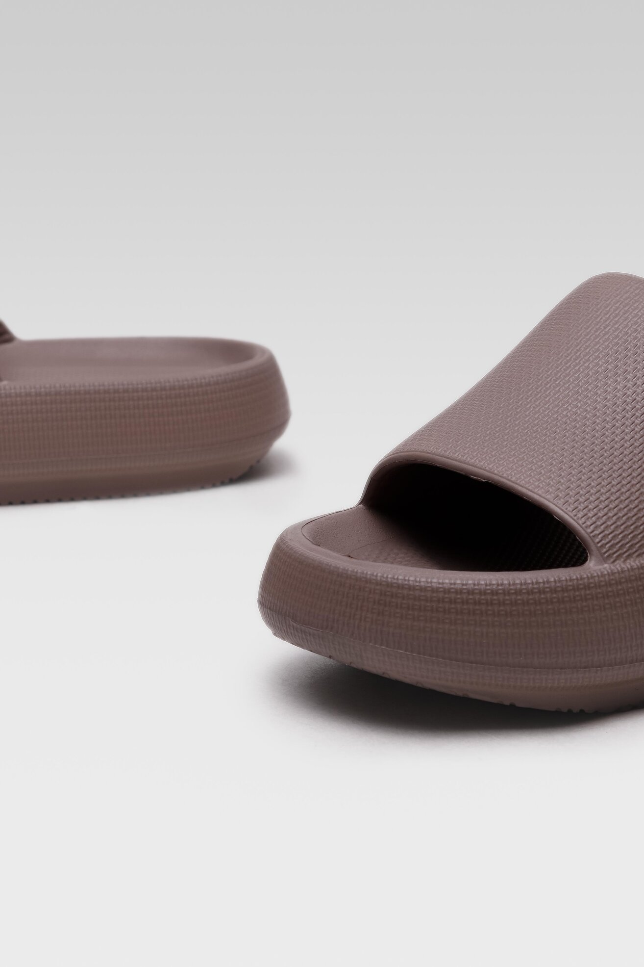 Klapki basenowe Bassano 888013 Brązowy