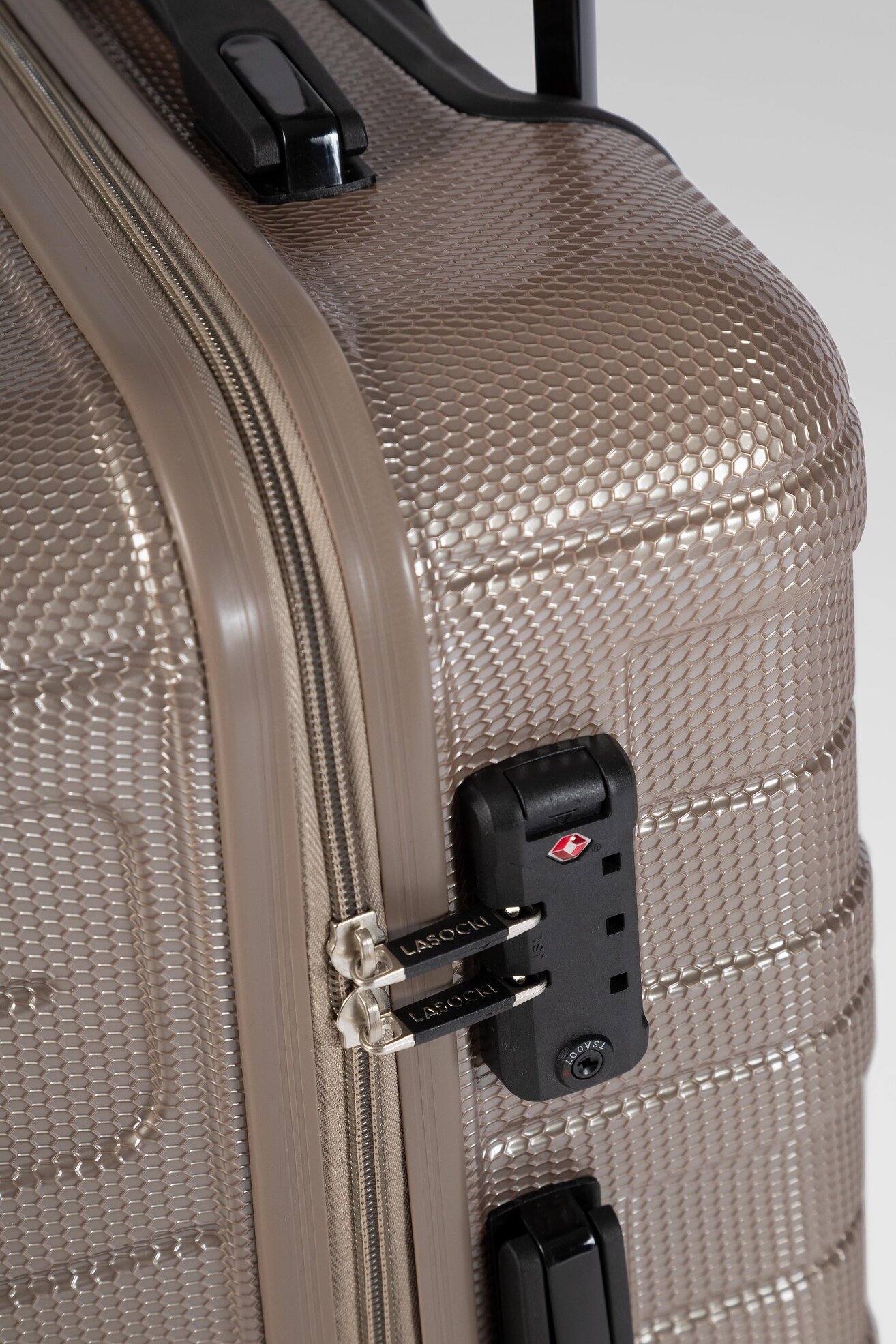 Bőrönd Lasocki BLW-P-202-66-07 ARANY