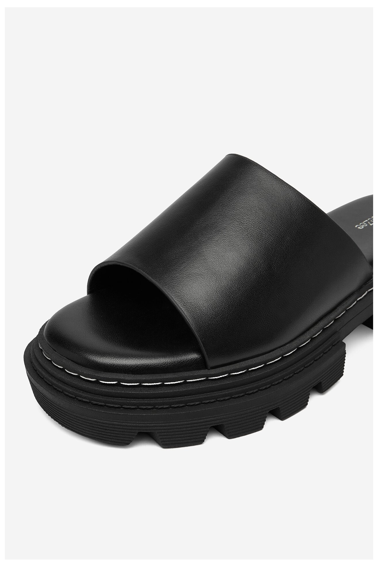 Шльопанець DeeZee CEO-H3T9820-5 ЧОРНИЙ