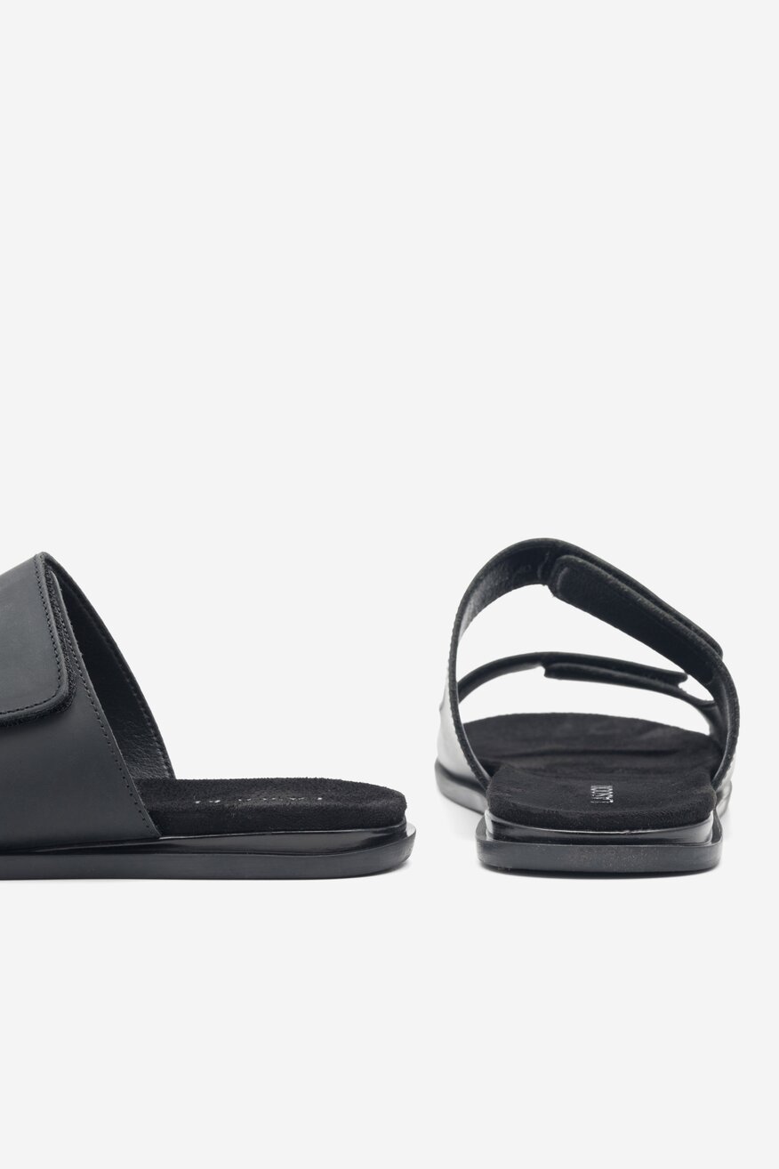 
                Lasocki - Klapki skórzane - 5904862860312