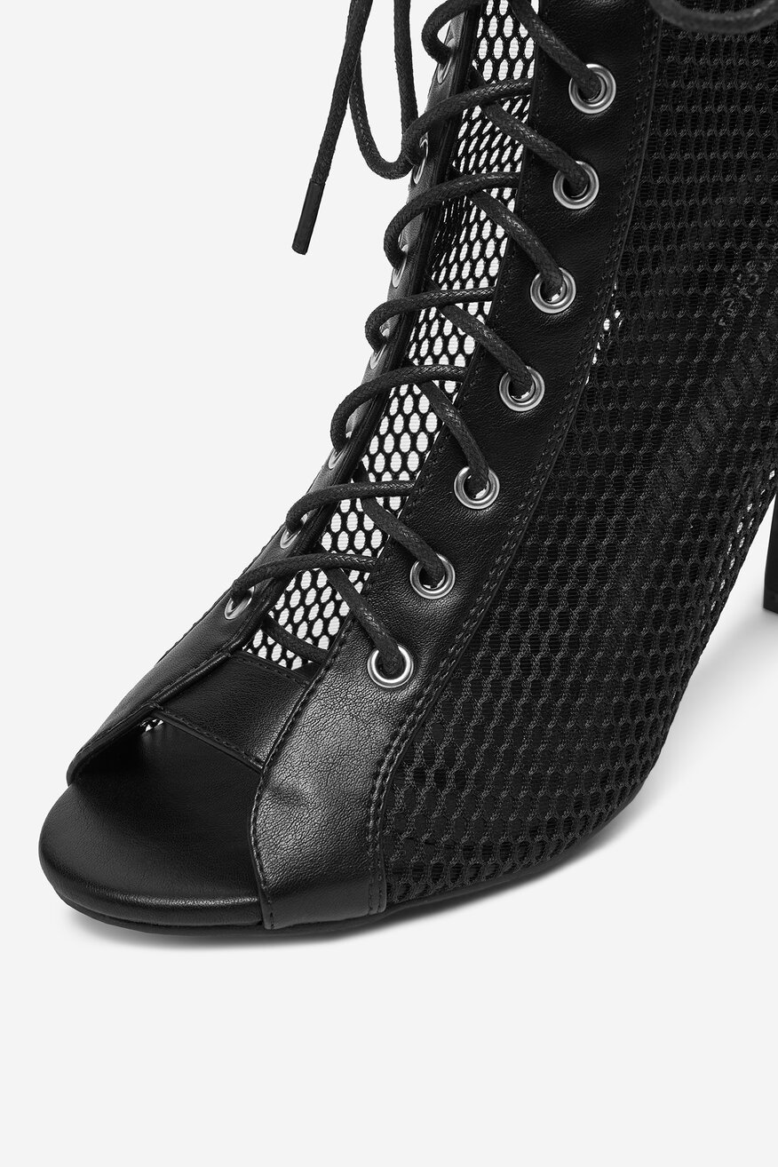 
                DeeZee - Botki na szpilce - 5906751065556