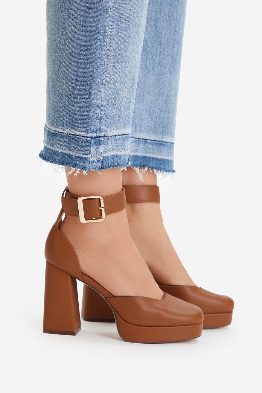 DeeZee - Czółenka na słupku - 5906751910535