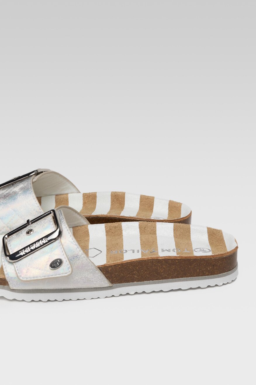 
                Tom Tailor - Klapki metaliczne białe - 5904248546212