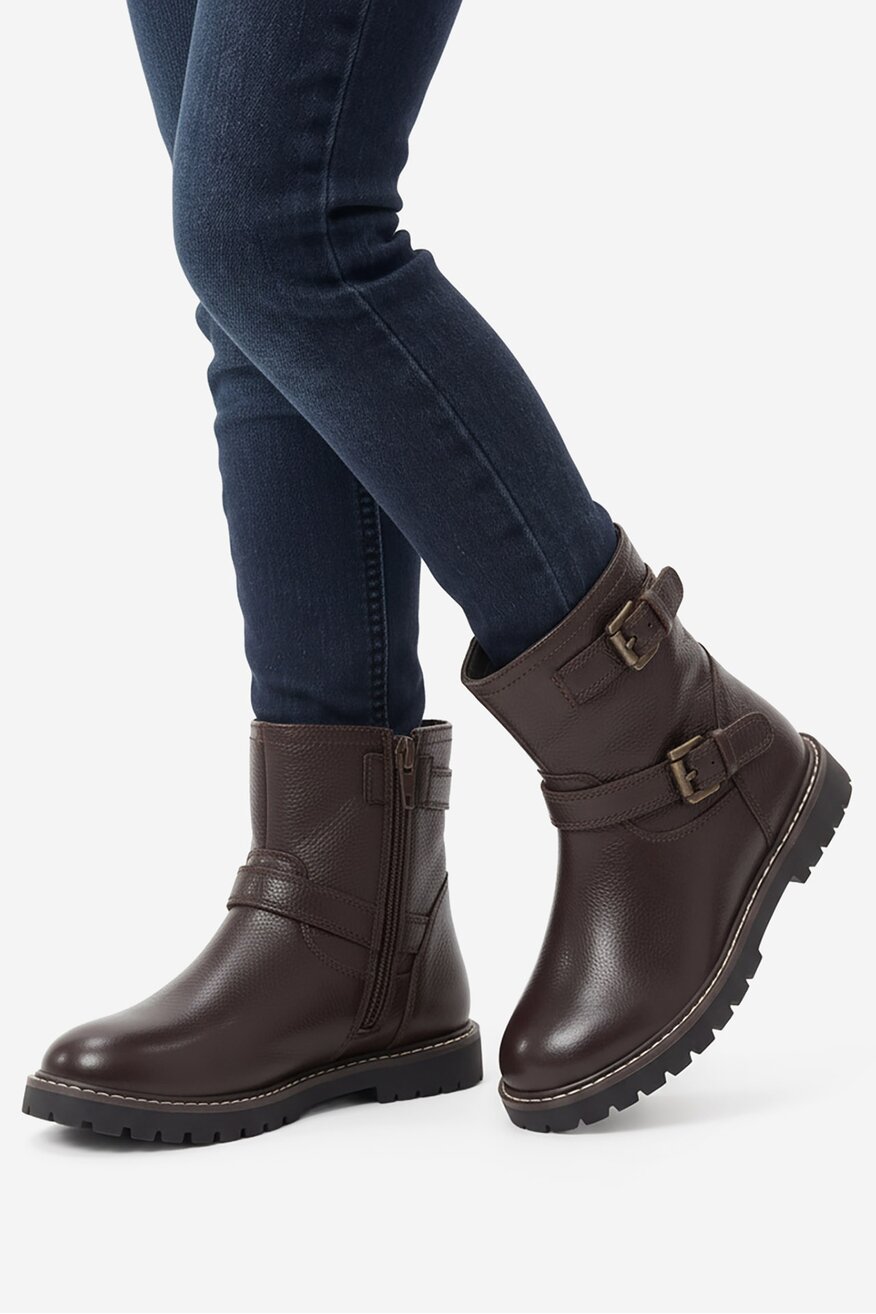 
                Csizma Badura BARNA - 5905588102090