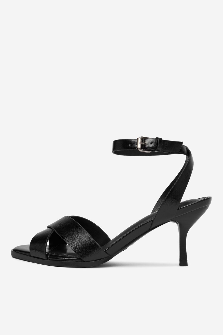 
                Сандалі Jenny ЧОРНИЙ - 5906751857076