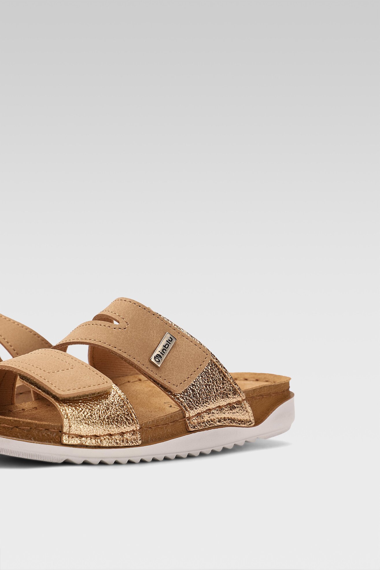 Klapki Inblu AA093N01 Złoty